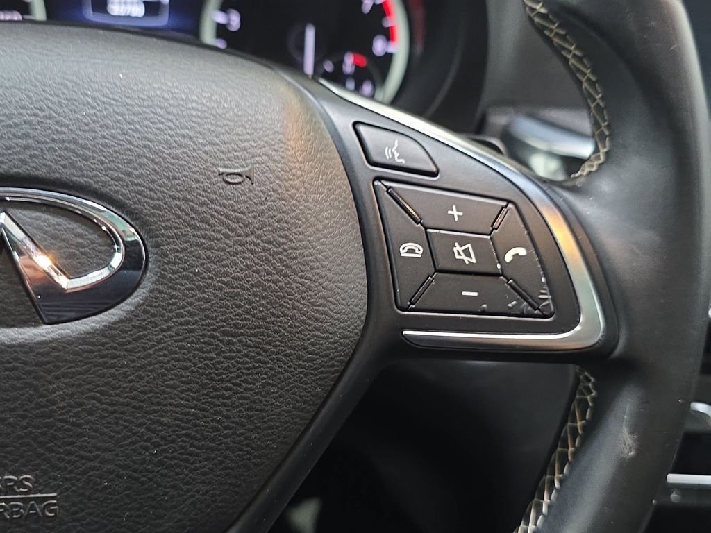 Used 2017 Liquid Copper INFINITI Premium image 17