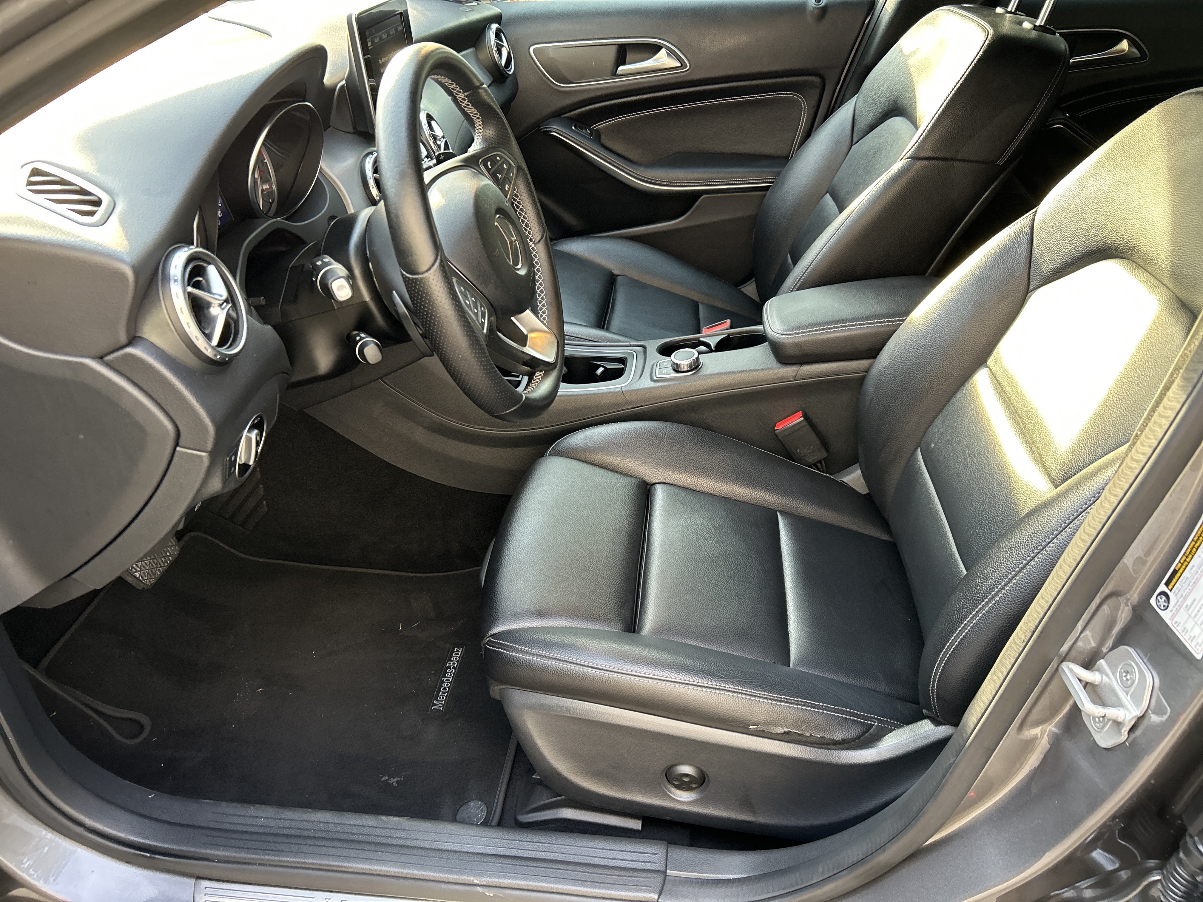 Used 2016 Mountain Gray Metallic Mercedes-Benz GLA 250 SUV image 19