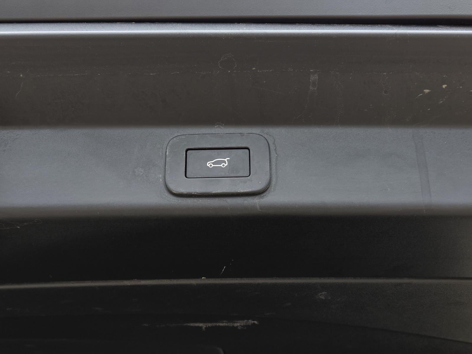 Used 2024 Santorini Black Metallic Land Rover Autobiography image 12