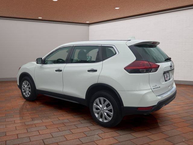 Used 2019 White Nissan S image 24