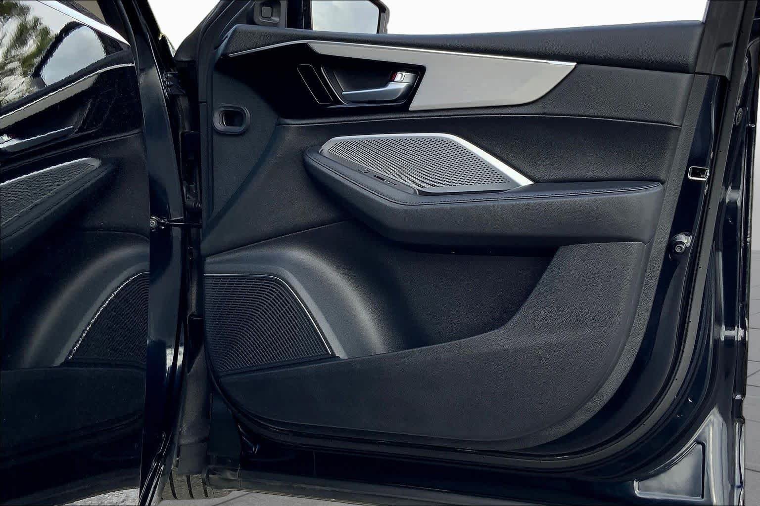 Used 2025 Majestic Black Pearl Acura  image 35