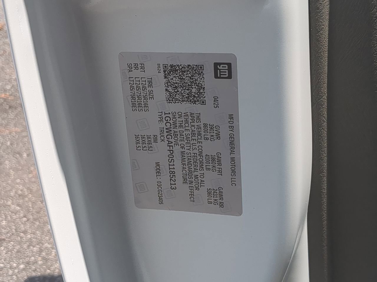 2025 Chevrolet Express Cargo Work Van - Photo 31