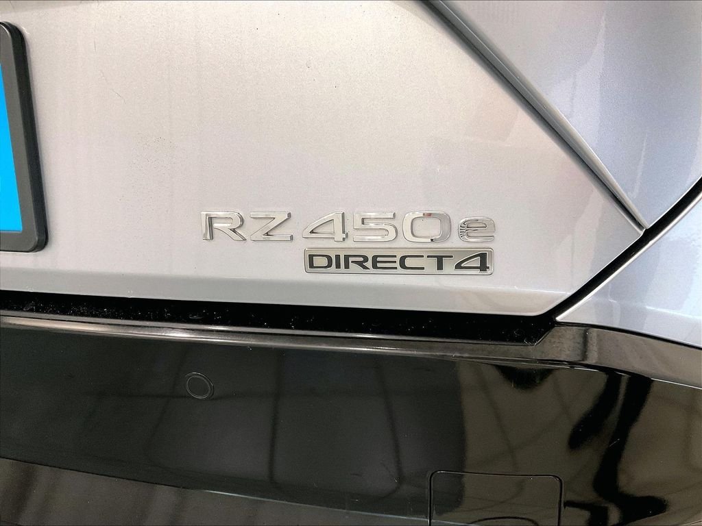 Used 2024 Iridium Lexus 450e Premium image 29
