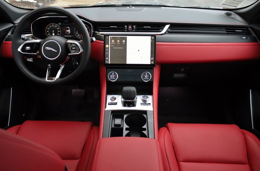 2025 JAGUAR F-PACE - Image 9