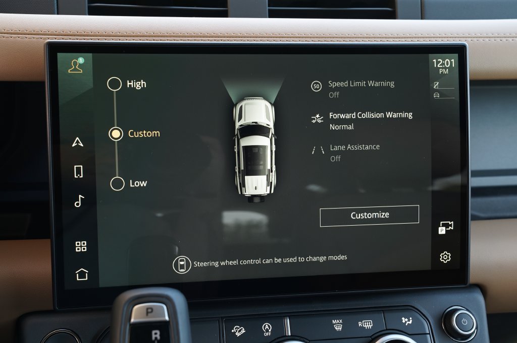 New 2026 Fuji White Land Rover X-Dynamic SE image 22
