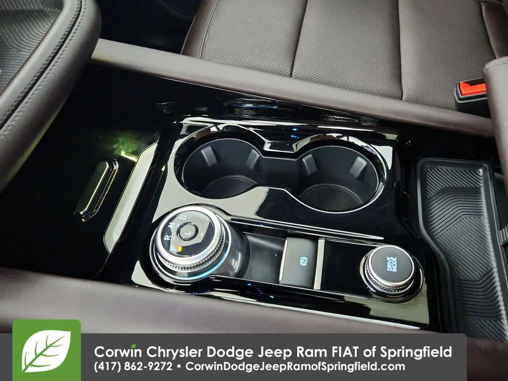 Used 2025 Gray Ford Platinum image 27