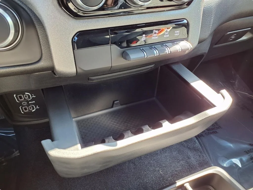 2025 RAM Ram 1500 Pickup Tradesman - Photo 12