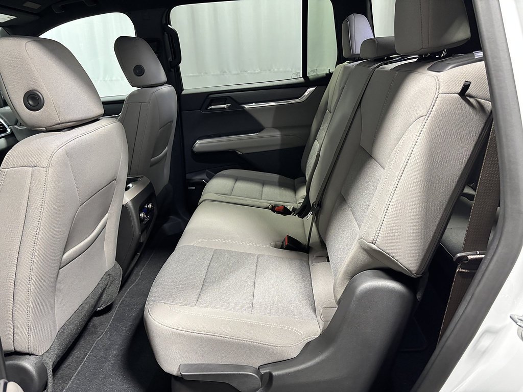 2026 GMC Acadia Elevation - Photo 7