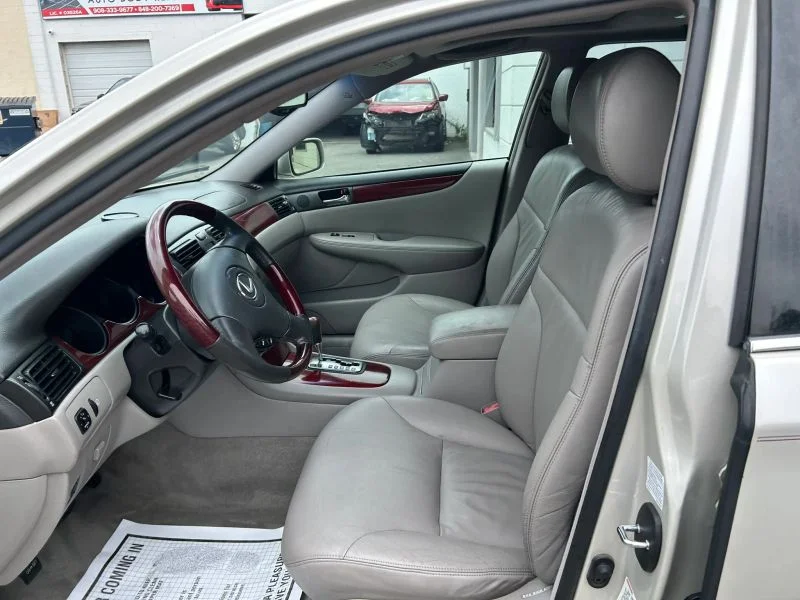 Used 2003 Gold Lexus ES 300 Sedan 4D image 35
