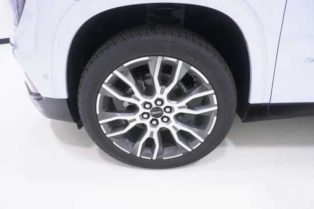 2026 GMC Acadia Denali Ultimate - Photo 13