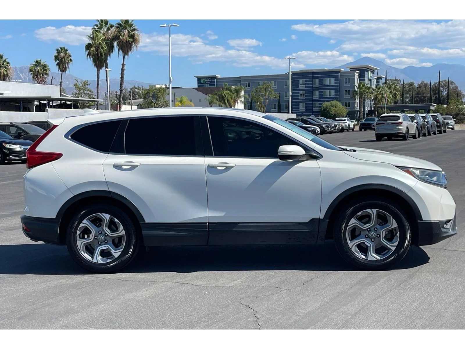 Used 2018 White Diamond Pearl Honda EX-L image 7
