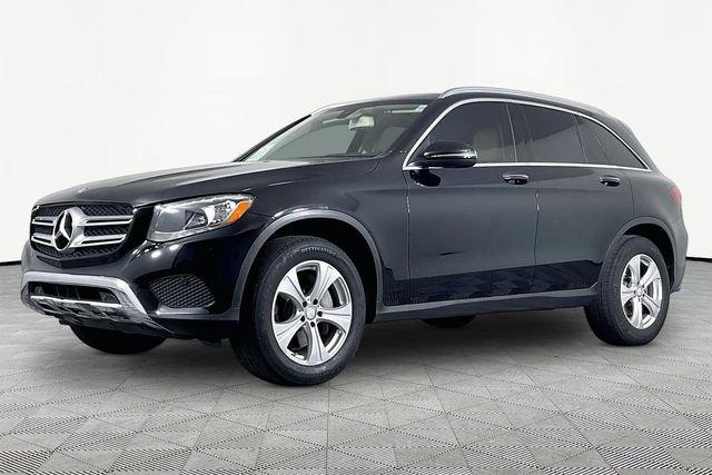 Used 2017  Mercedes-Benz GLC 300 image 1