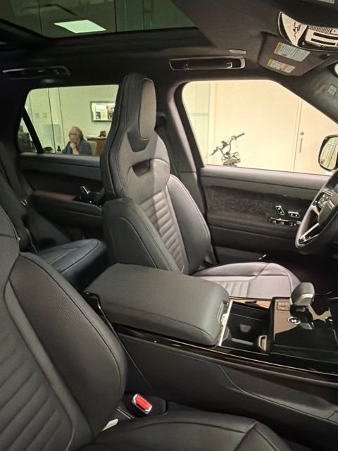 New 2027 Santorini Black Land Rover  image 13