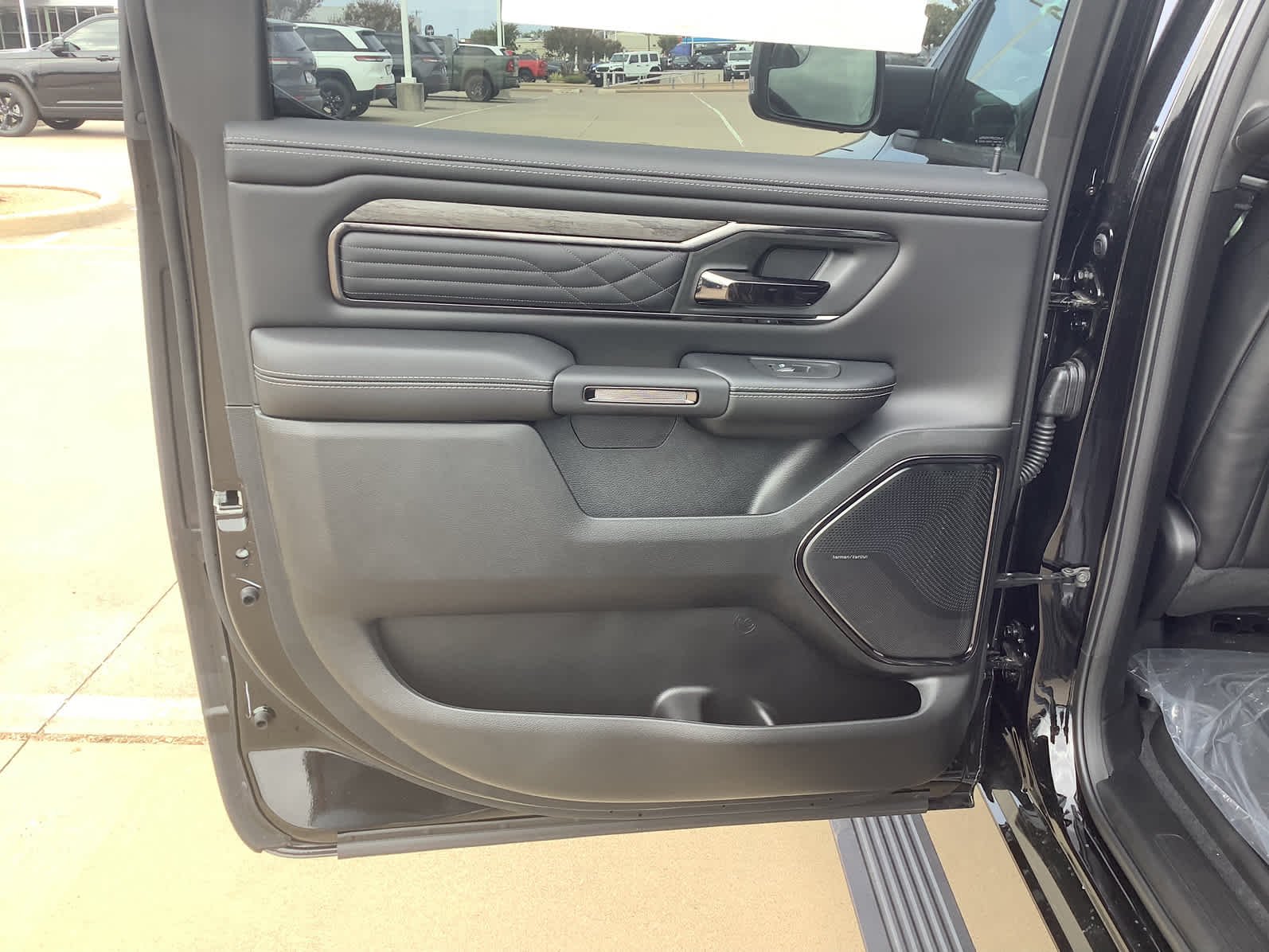 2026 RAM 1500 Limited - Photo 20