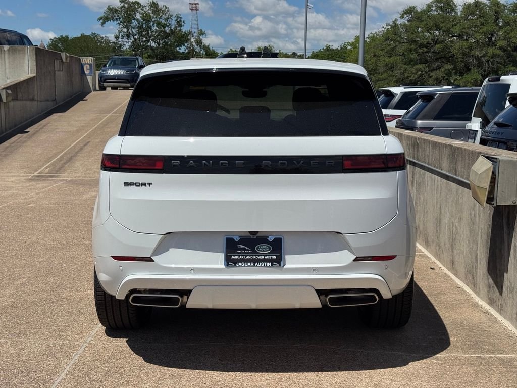 New 2026 Fuji White Land Rover Dynamic SE image 7