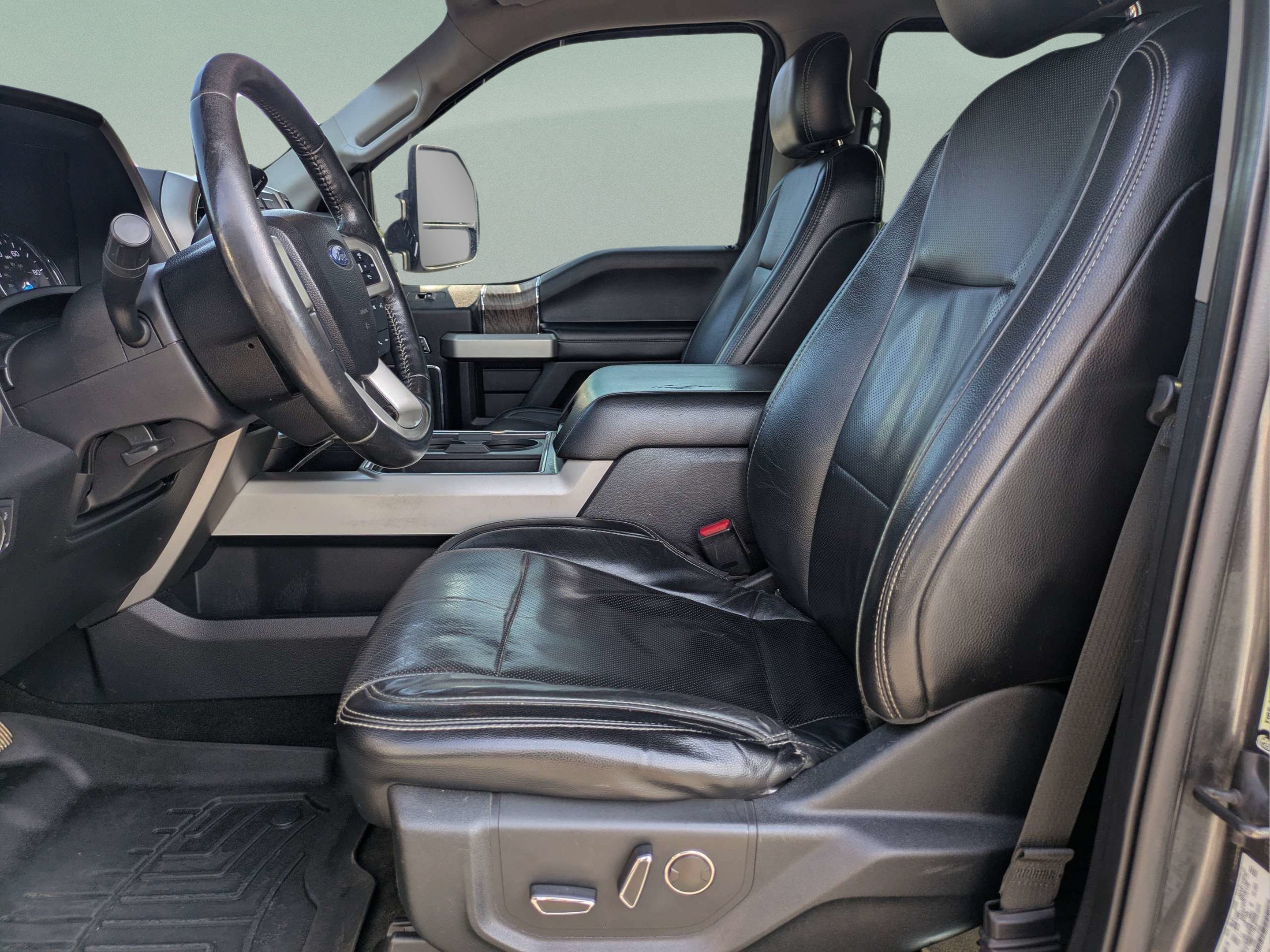 Used 2017 Magnetic Ford Lariat image 17