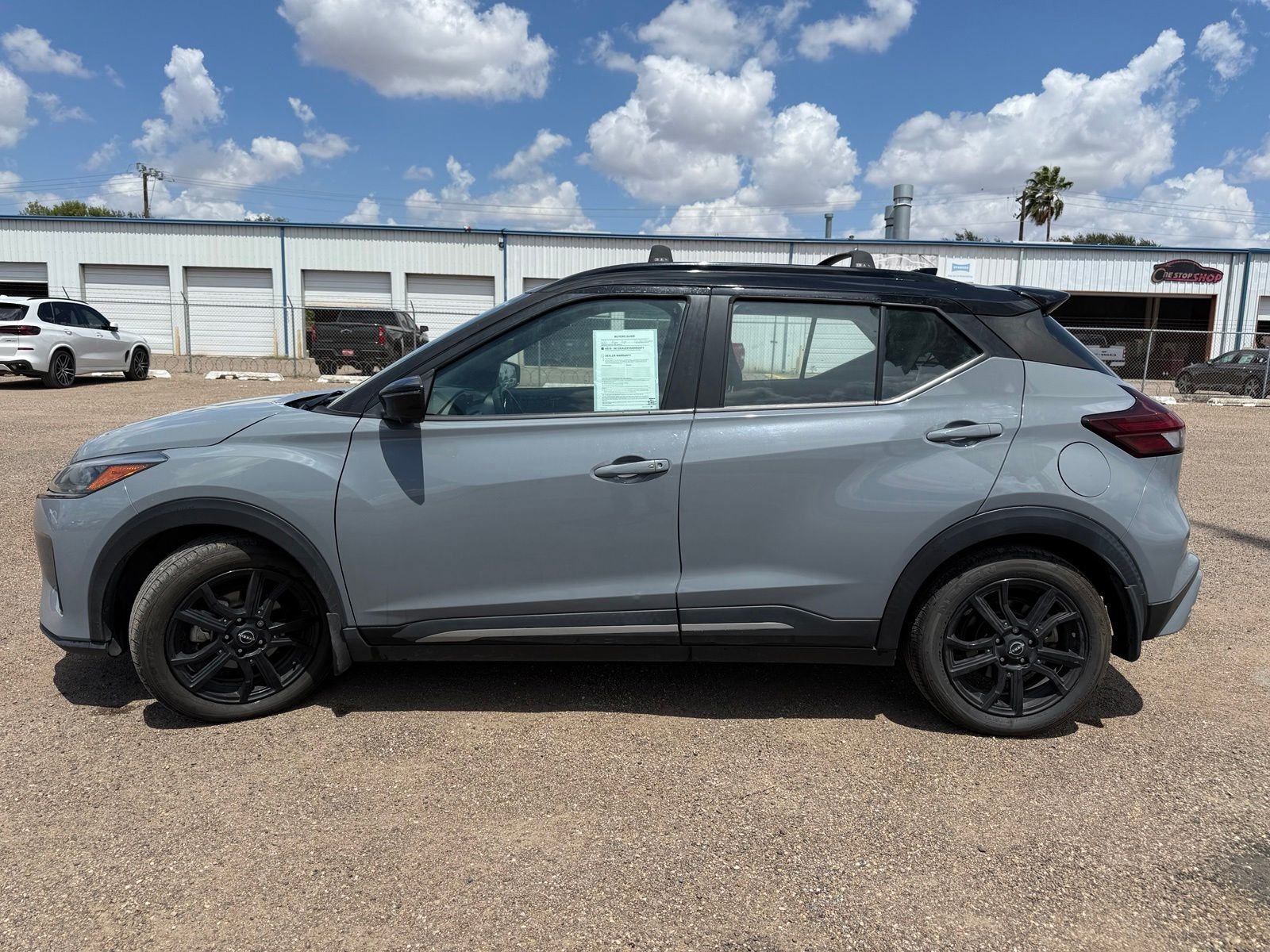 Used 2022 Gray Nissan SR image 3