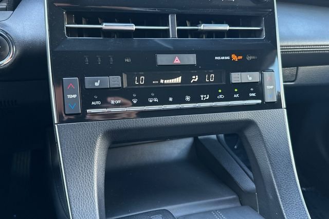 Used 2019 Silver Toyota XLE image 19