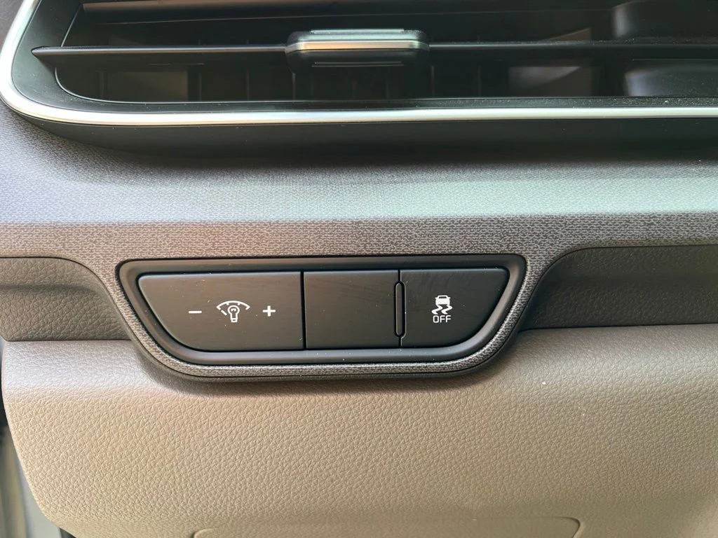 Used 2026 White Kia EX image 15