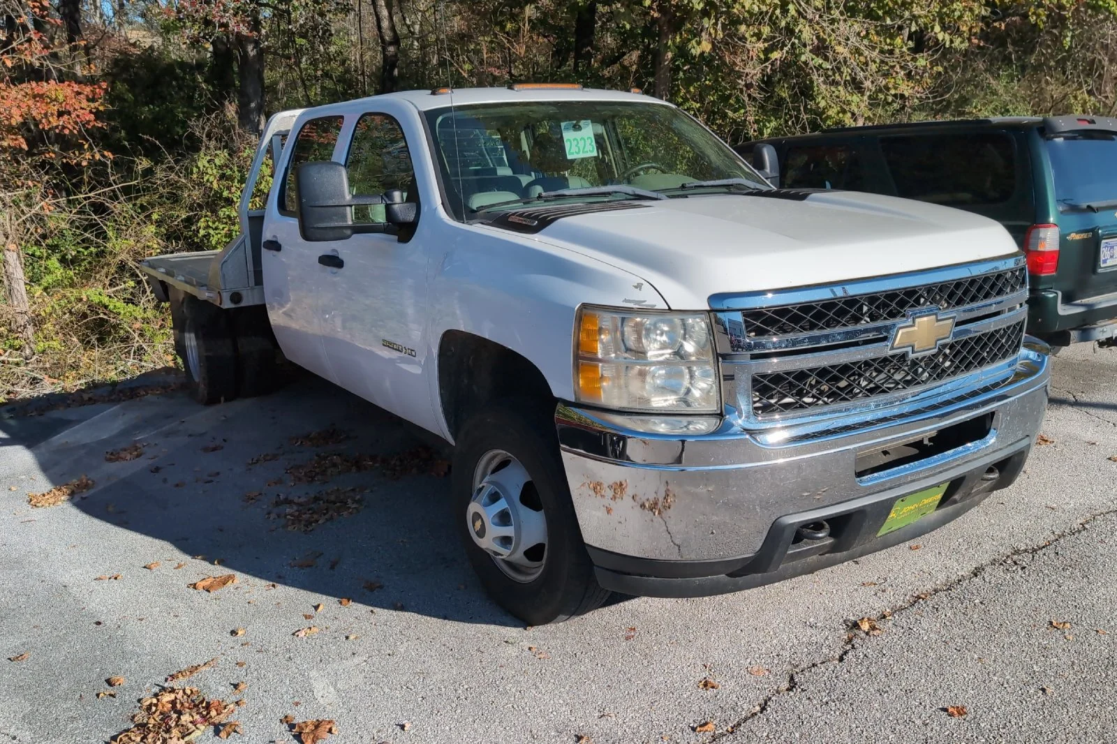 Used 2011 SUMMIT WHITE Chevrolet WT image 2