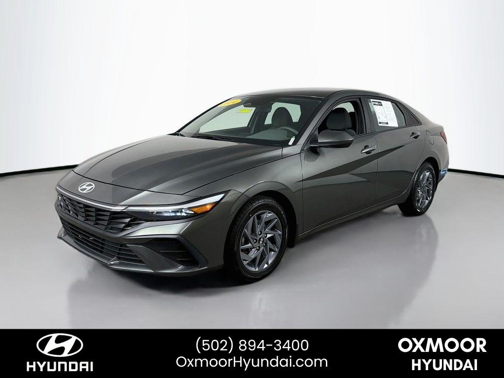 Used 2024 Amazon Gray Hyundai SEL image 3