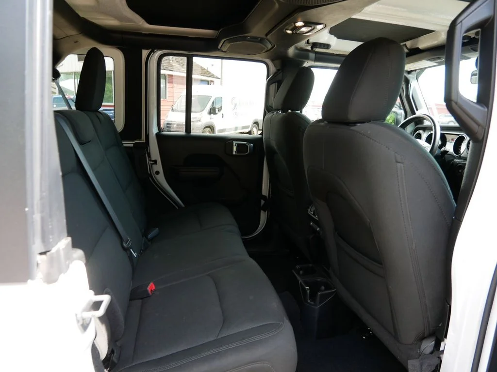 Certified Used 2021 White Jeep Unlimited Willys image 9