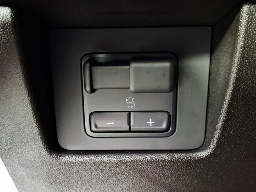 Used 2025 Sterling Metallic GMC Denali image 22