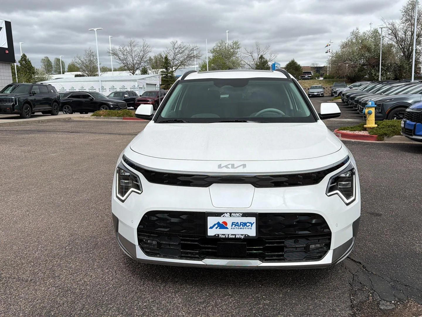 New 2026 Snow White Pearl Kia Wave image 2
