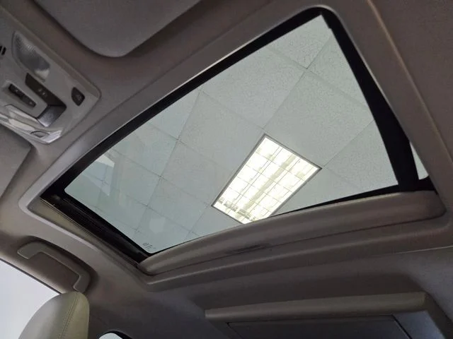 Used 2013 Silver Toyota XLE image 19