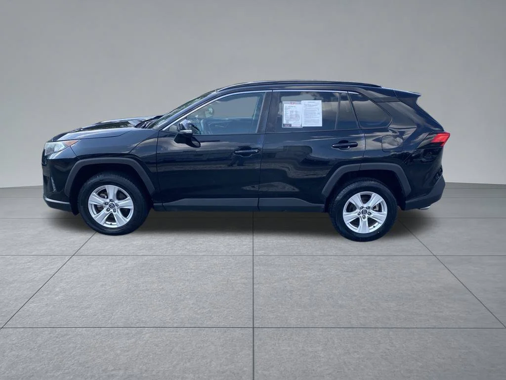 Used 2021 Black Toyota XLE image 3