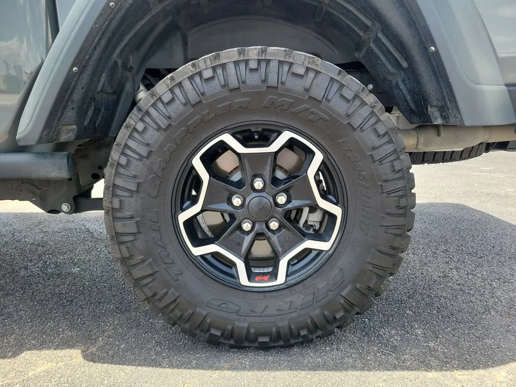 Used 2022 Gray Jeep Rubicon 4x4 image 32