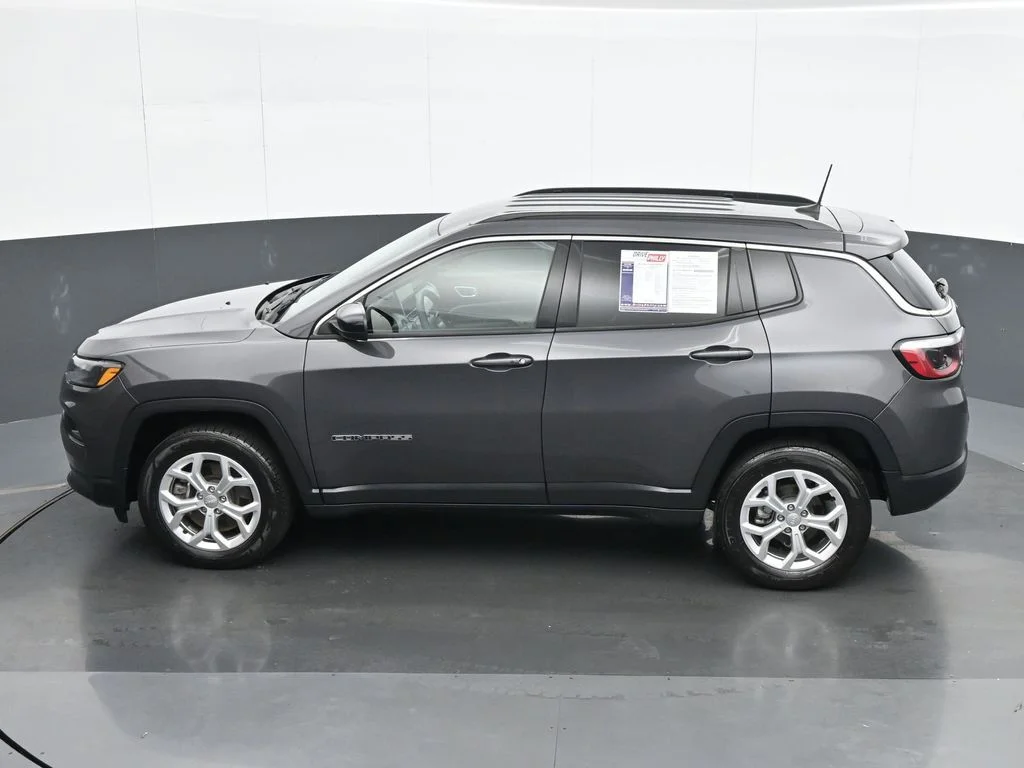 Used 2024 Gray Jeep Latitude image 18