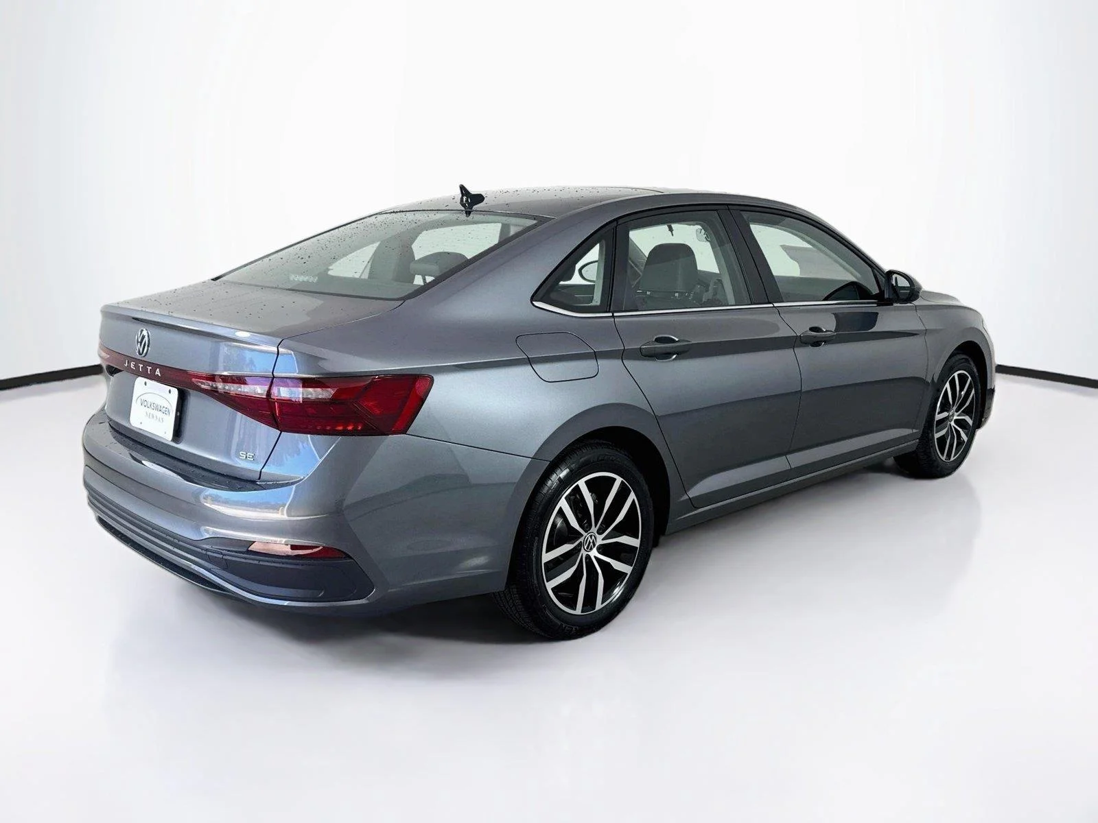 New 2027 GRAY Volkswagen SE image 2