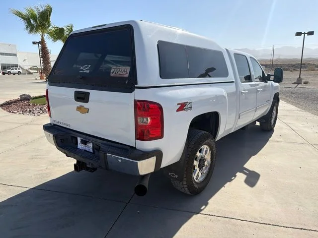 Used 2014 White Chevrolet LTZ image 3