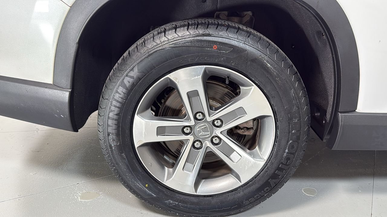Used 2023 White Honda EX-L image 23