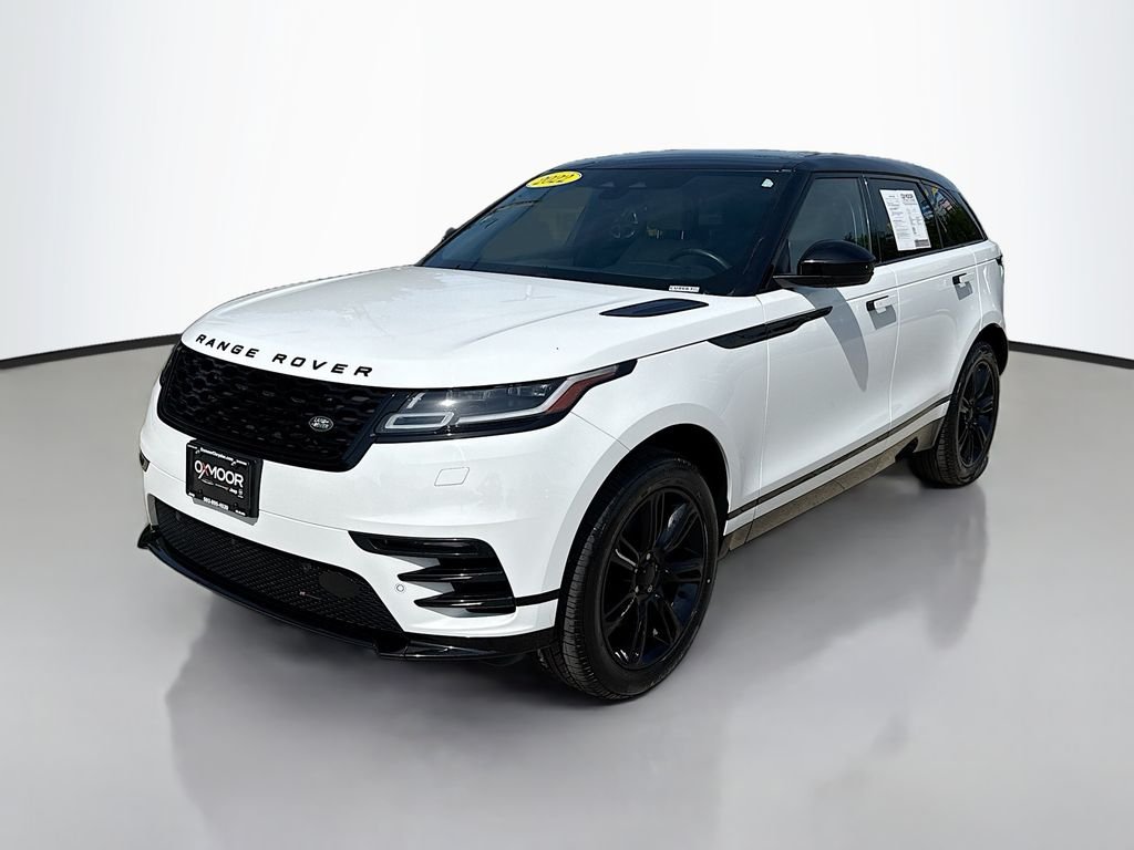 Used 2022 Fuji White Land Rover R-Dynamic S image 3
