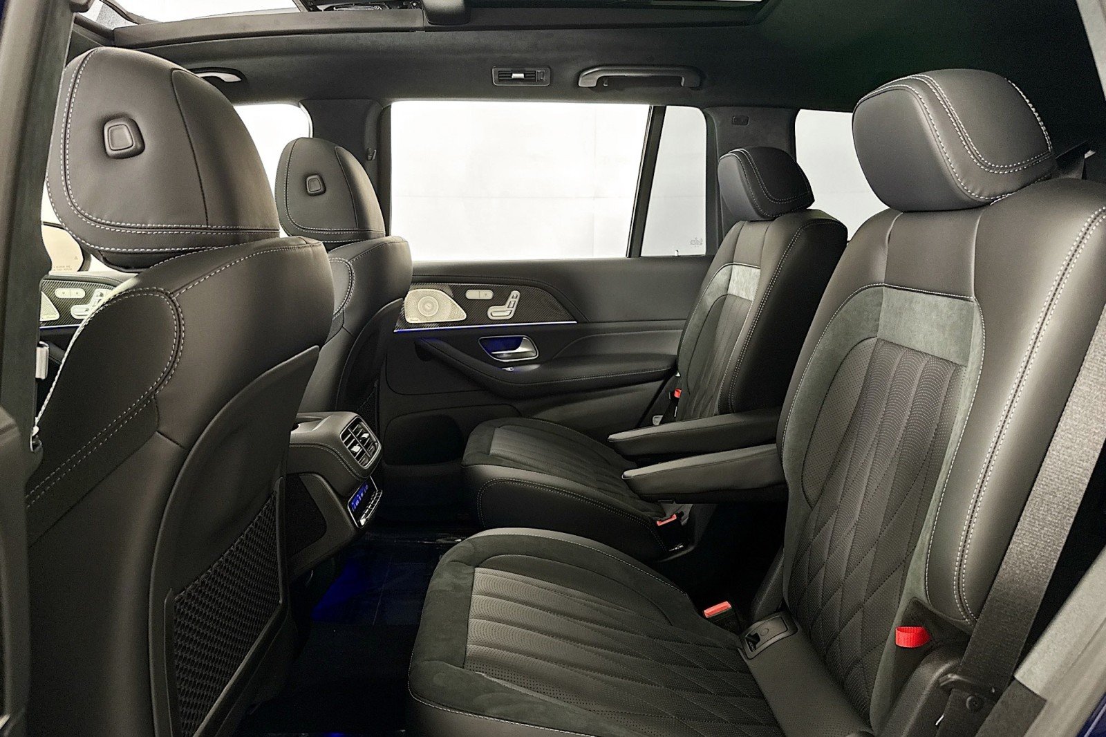 New 2026 MANUFAKTUR Mystic Blue Metallic Mercedes-Benz AMG® GLS 63 4MATIC+ SUV image 7