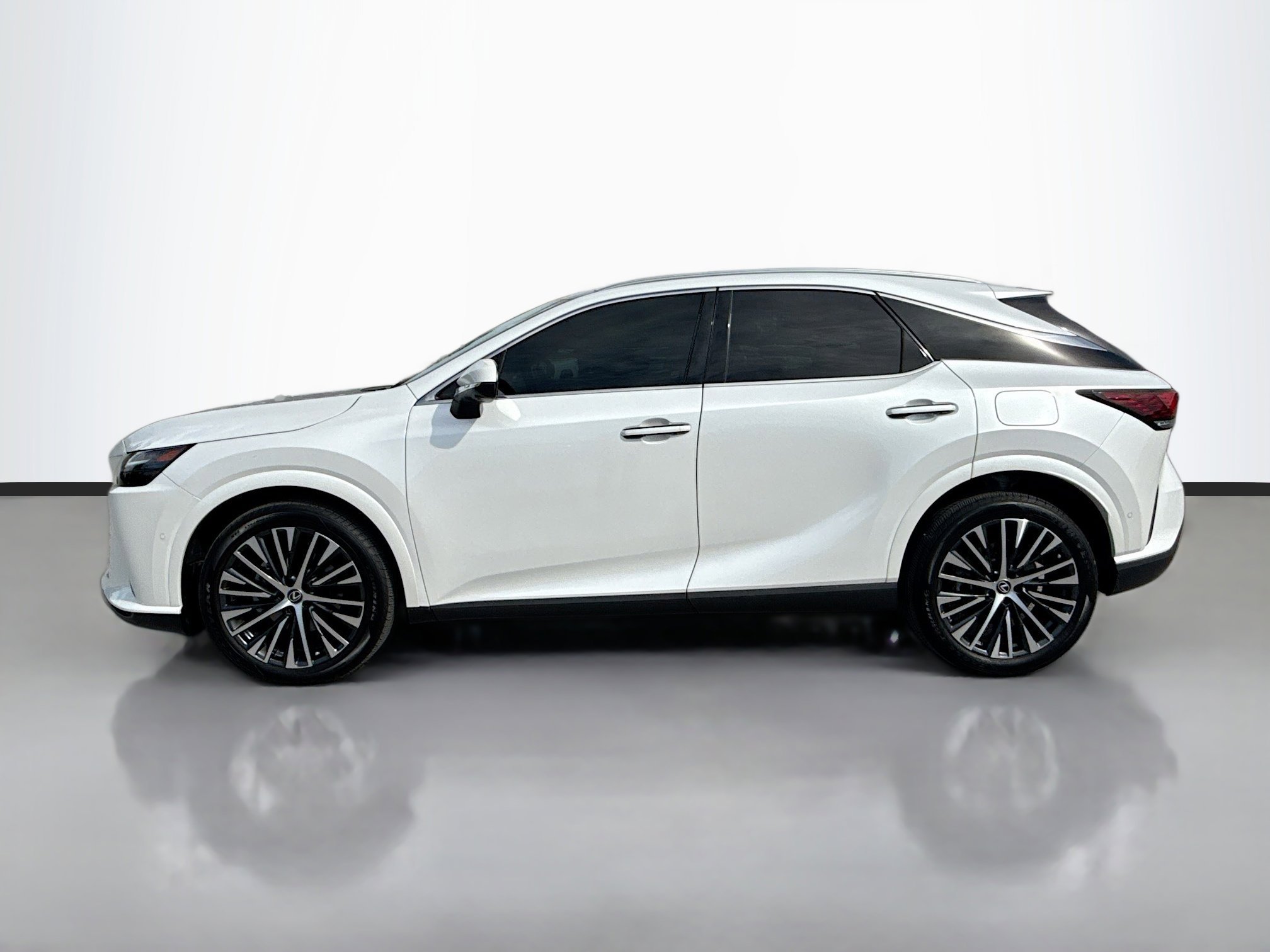 Used 2023 Eminent White Pearl Lexus RX 350 Premium Plus image 2