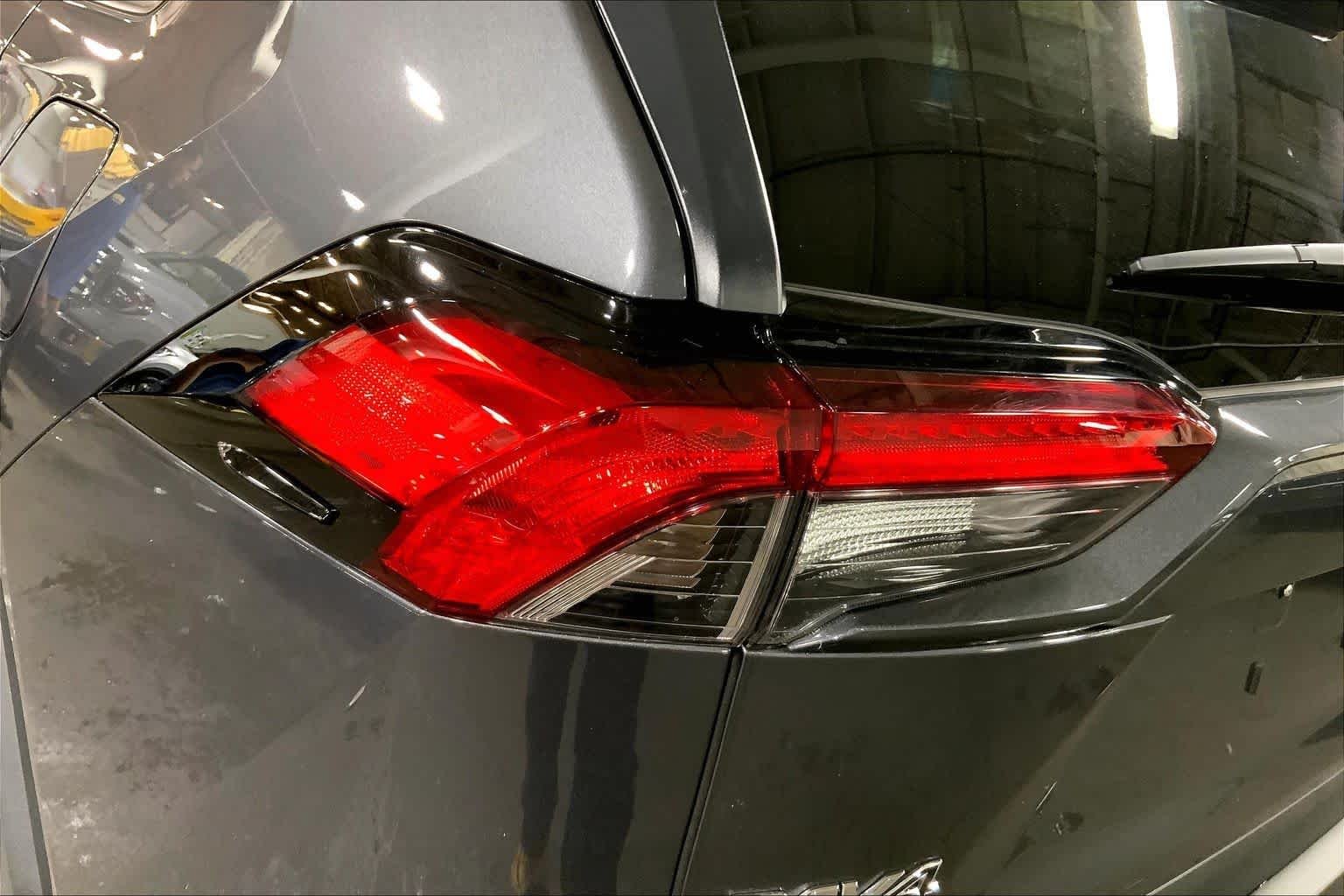 Used 2025 Magnetic Gray Metallic Toyota XLE Premium image 29