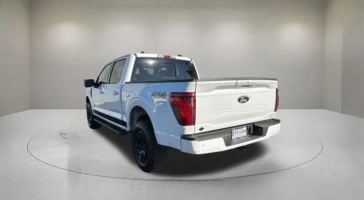 New 2026 Oxford White Ford XLT image 2