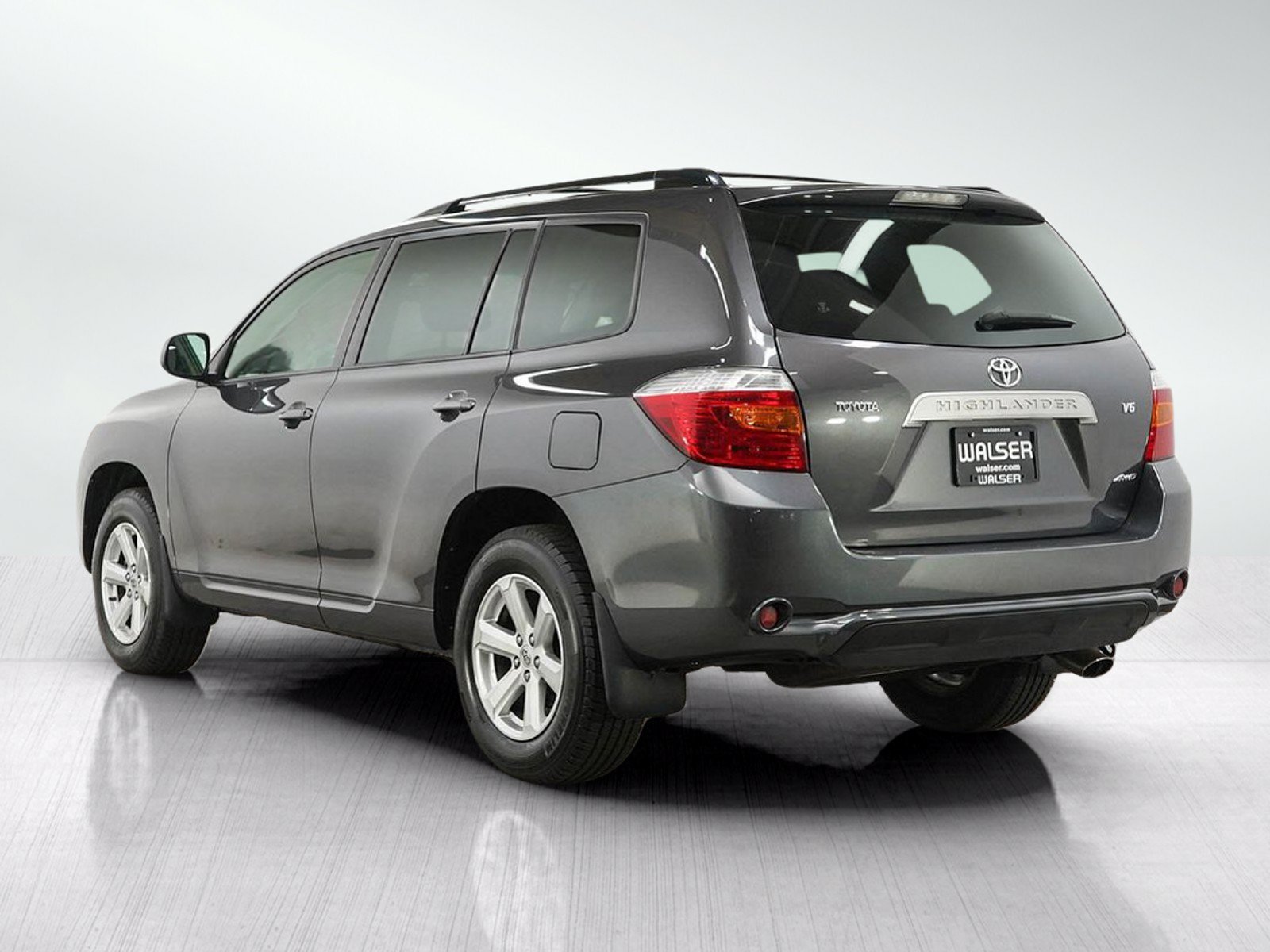Used 2008 Magnetic Gray Metallic Toyota Base image 3
