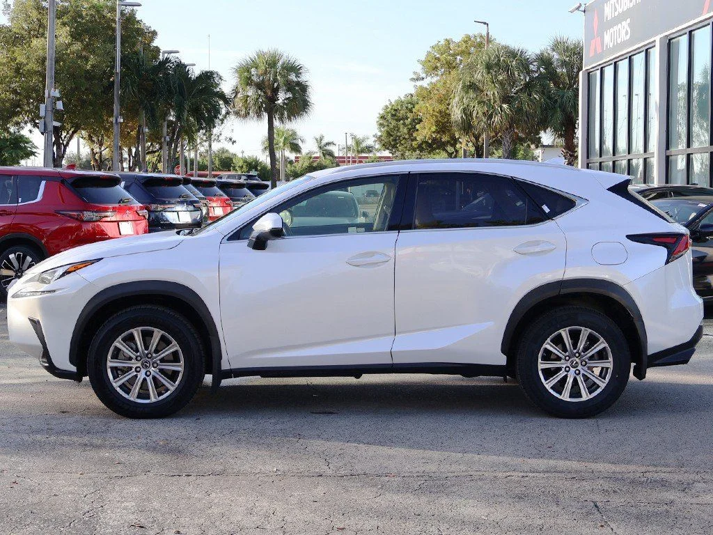 2021 Lexus NX 300 - Photo 15