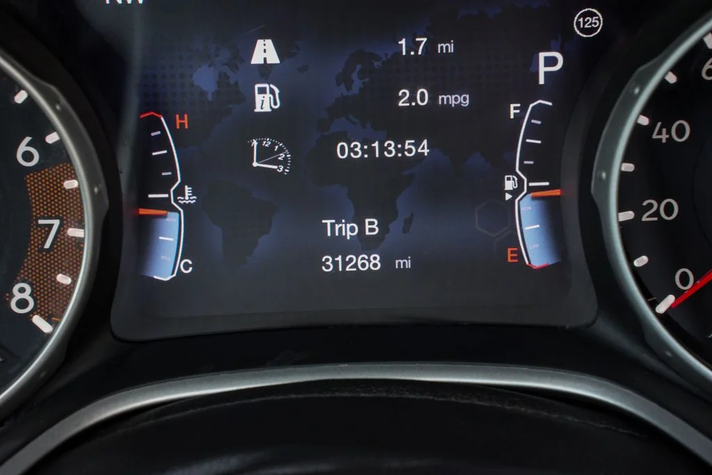 Used 2020 White Jeep Latitude image 23