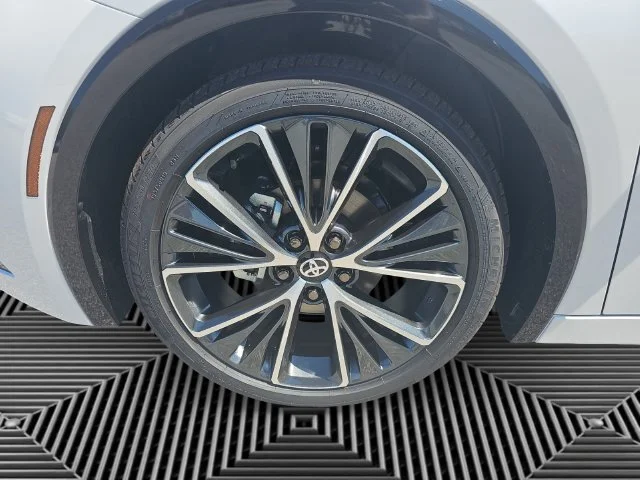 New 2027 Wind Chill Pearl Toyota XLE image 12