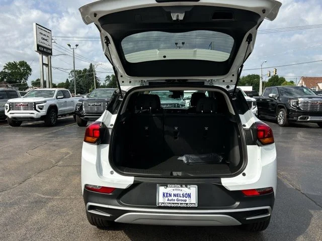 New 2026 Summit White Buick Preferred image 11