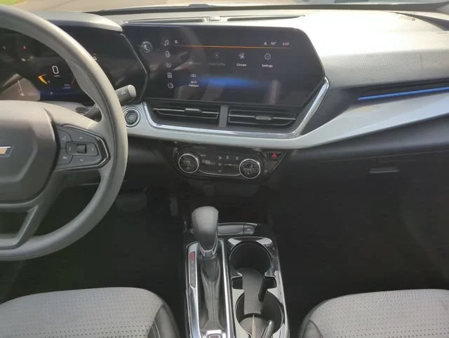 Used 2025 Summit White Chevrolet LT image 35