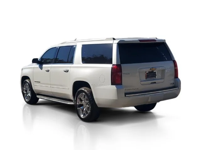 Used 2018 IRIDESCENT PEARL TRICOAT Chevrolet Premier image 5