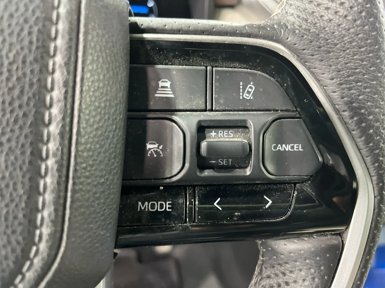 Used 2023  Toyota Capstone Hybrid image 21