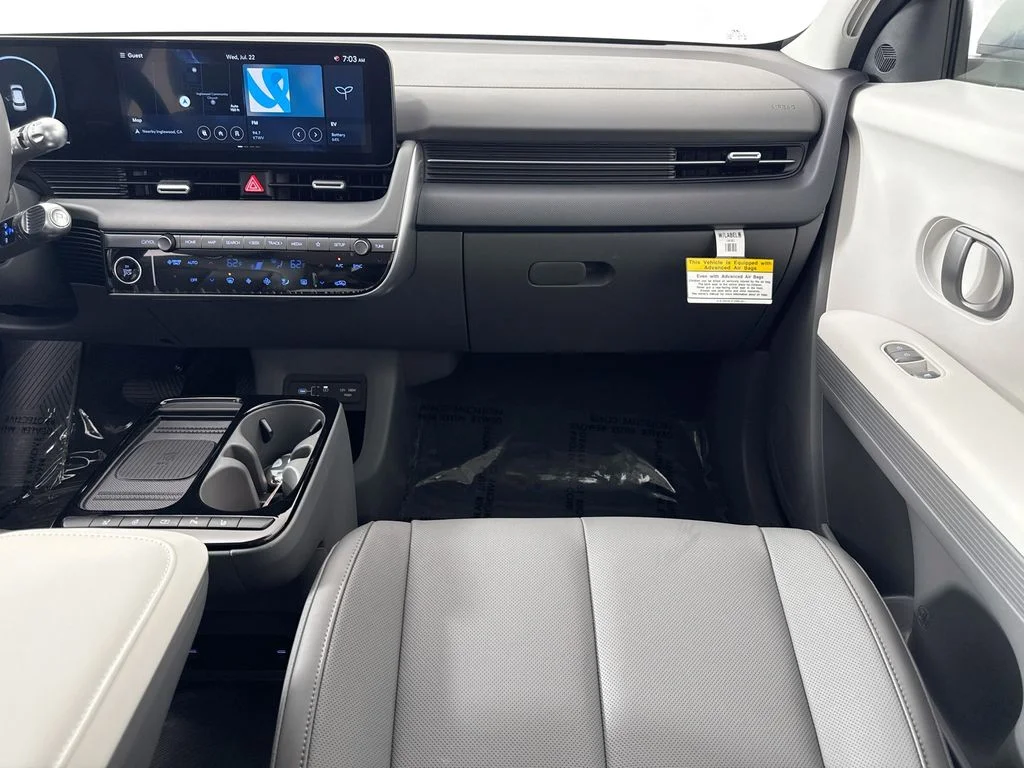 Used 2025 Blue Hyundai SEL image 23