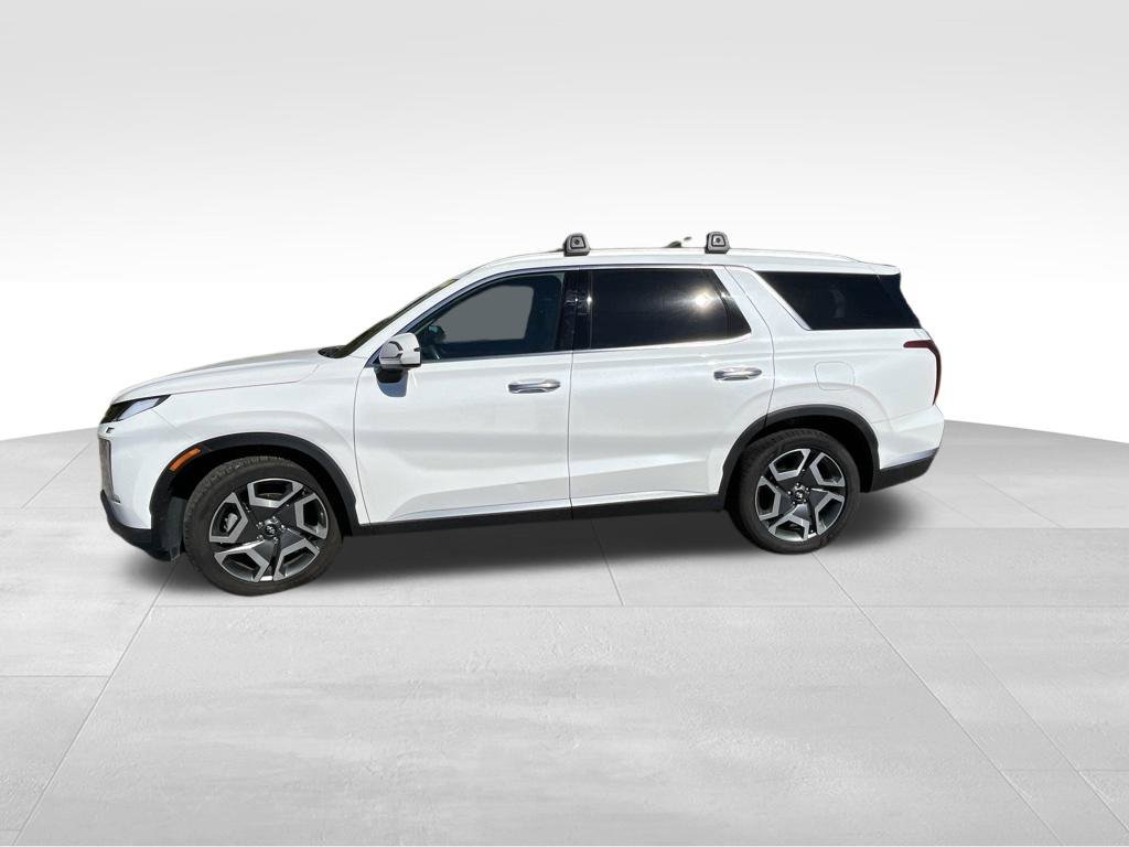 Used 2023 White Hyundai SEL image 2